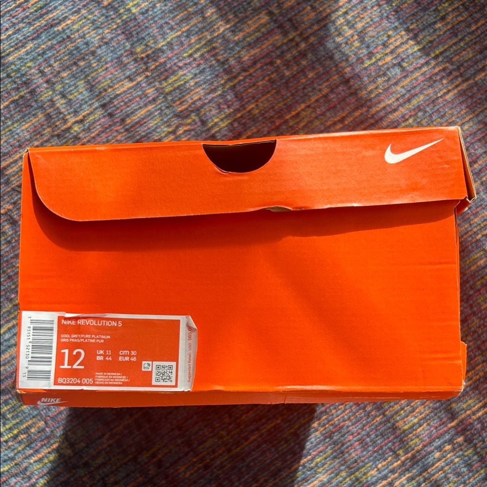Nike Revolution 5 Bright Orange Box